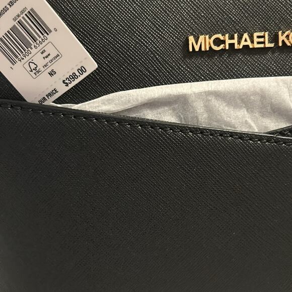 Michael Kors Black Jet Set Travel Medium Dome Crossbody Bag - Picture 5 of 12